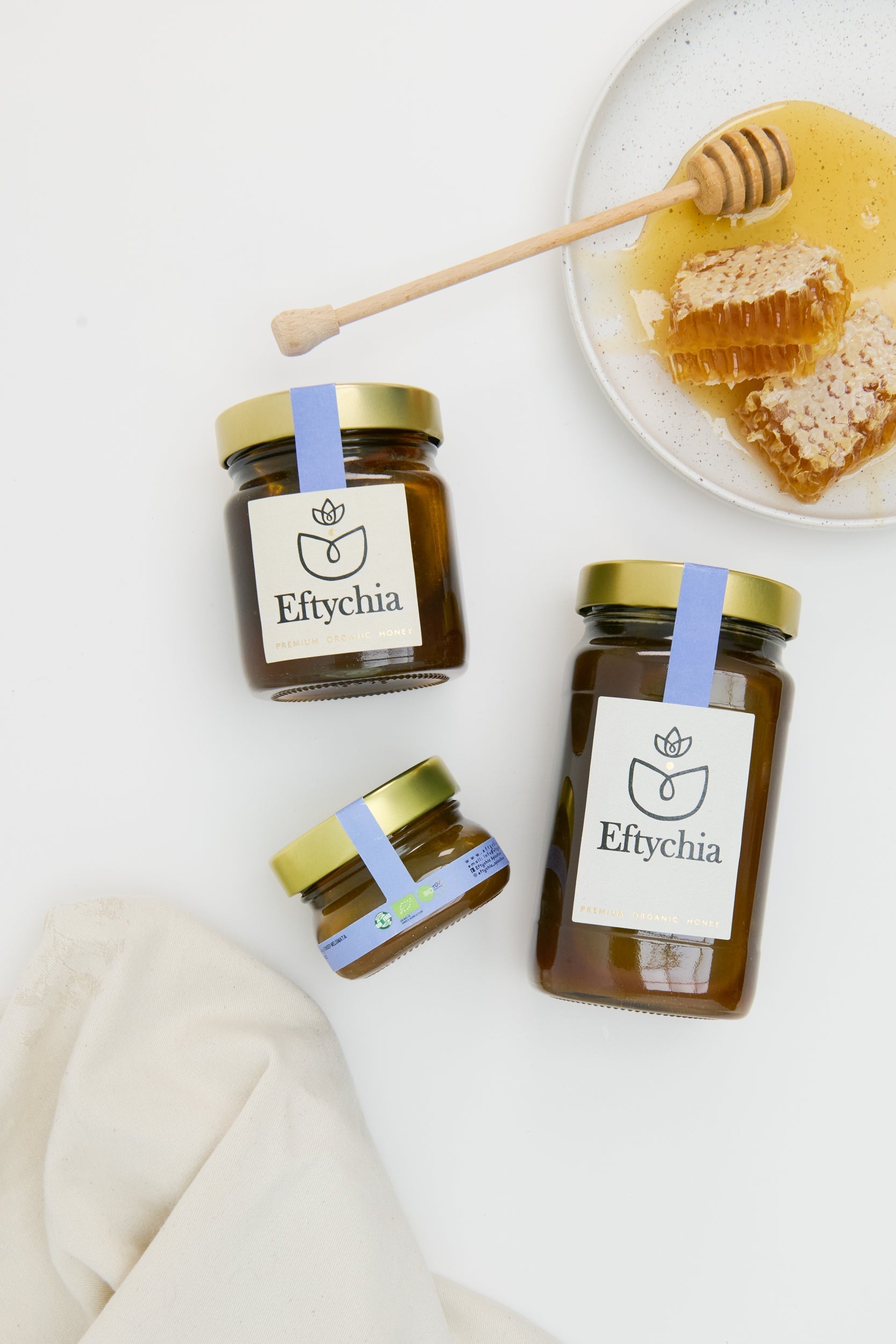 Griechischer Honig im Glas aus traditioneller Imkerei Kiefernhonig aus Griechenland in der Natur Bio Honig Griechenland mit goldener Farbe
