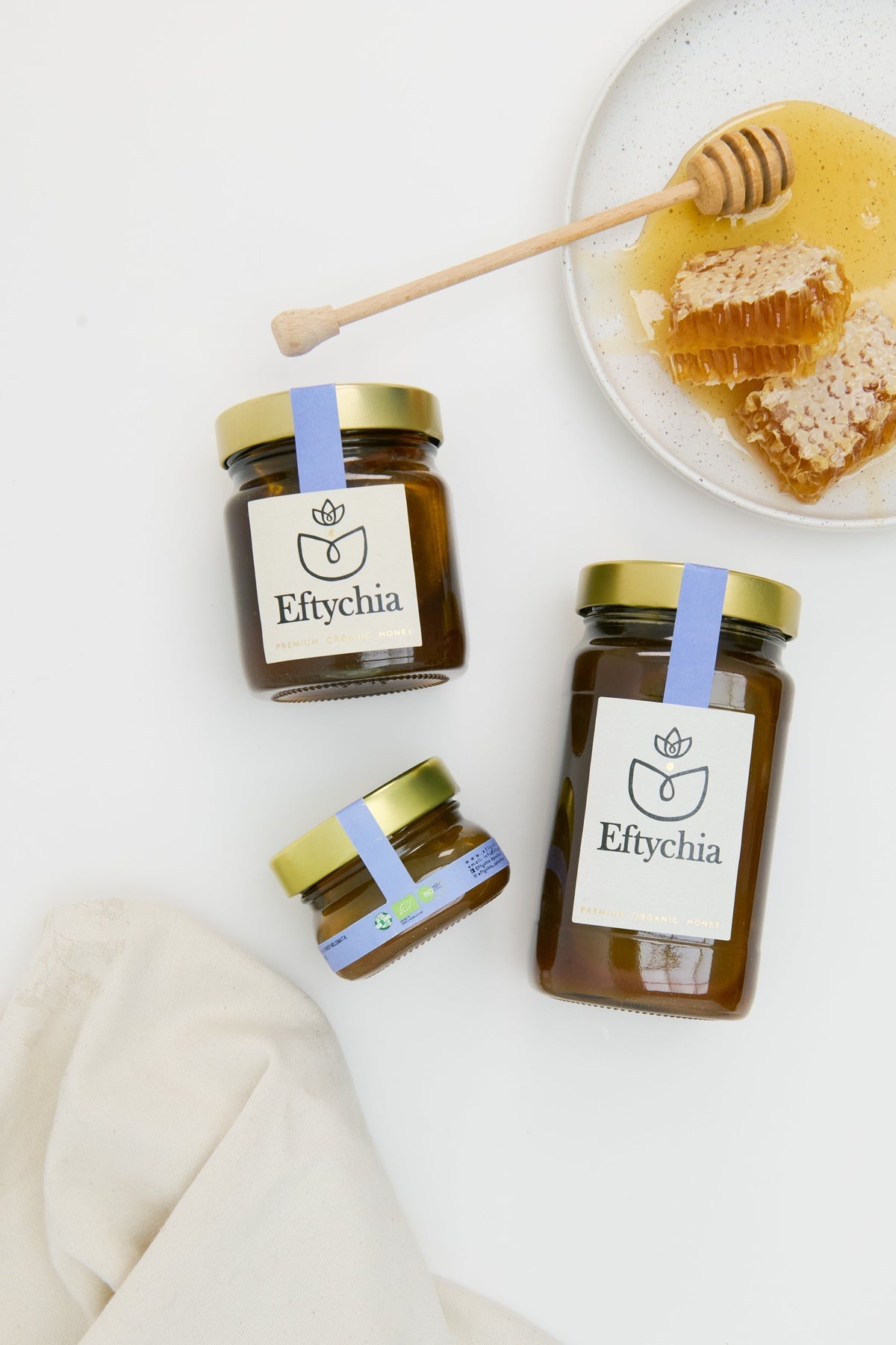 Griechischer Honig im Glas aus traditioneller Imkerei Kiefernhonig aus Griechenland in der Natur Bio Honig Griechenland mit goldener Farbe
