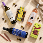Weinabend Set mit drei griechischen Weinen, Oliven und Grissini
